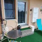 公寓 Joli Avec Terrasse Et Vue Pour Non Fumeurs