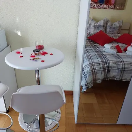 Joli Avec Terrasse Et Vue Exclusivement Pour Non Fumeurs Belmont-sur-Lausanne